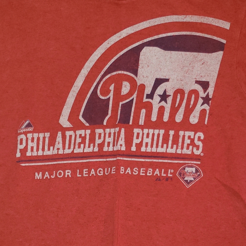 ⚾ Philadelphia Phillies Tee